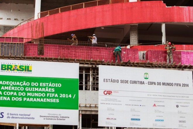 Vista externa da obra na Arena da Baixada | 