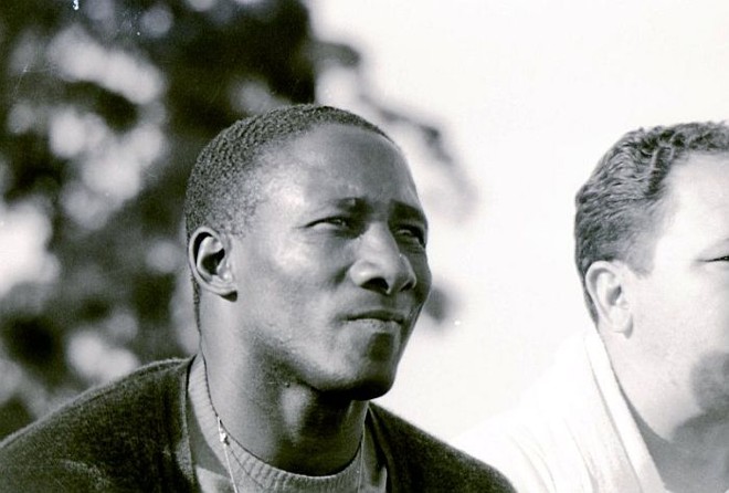 O bicampeão mundial Djalma Santos já aposentado, como treinador do Atlético | 