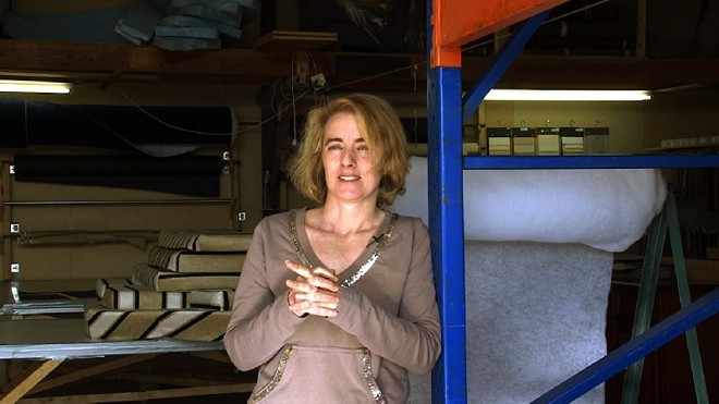 Eduarda busca descobrir quem foi o pai |