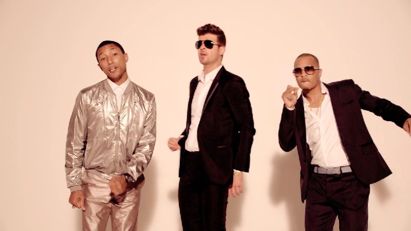 Pharrell Williams, Robin Thicke e T. I., no clipe de Blurred Lines, o hit do verão norte-americano | Divulgação