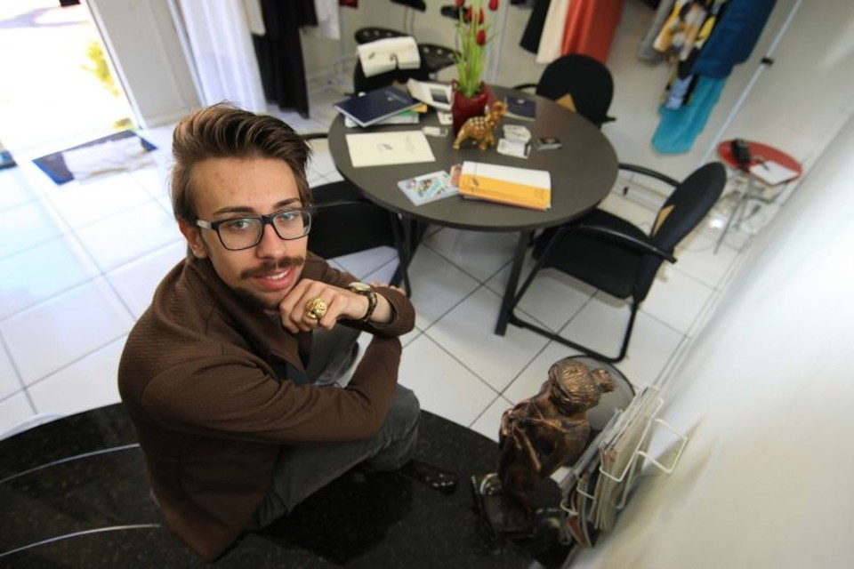 Incubadora é alavanca para empresa iniciante Kauan Von Novack, estudante e empresário: Hoje tenho uma maturidade empresarial que devo à incubadora | Ivonaldo Alexandre/ Gazeta do Povo
