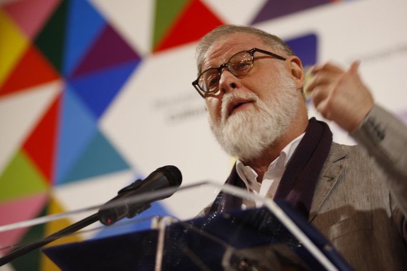 Manguel veio ao Brasil exclusivamente para a conferência em Curitiba. Ele vive no interior da França | Hugo Harada / Gazeta do Povo