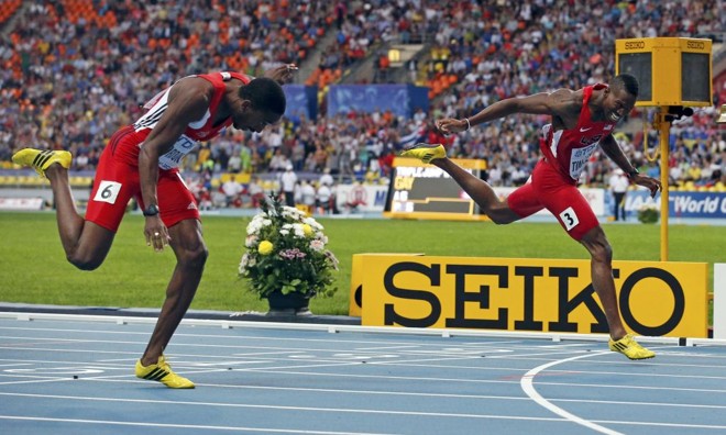 Disputa acirrada na final dos 400m com barreira masculino | 