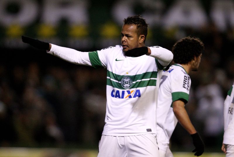 Gol de Bill nos acréscimos evitou derrota do Coxa diante da Portuguesa | Hugo Harada / Gazeta do Povo