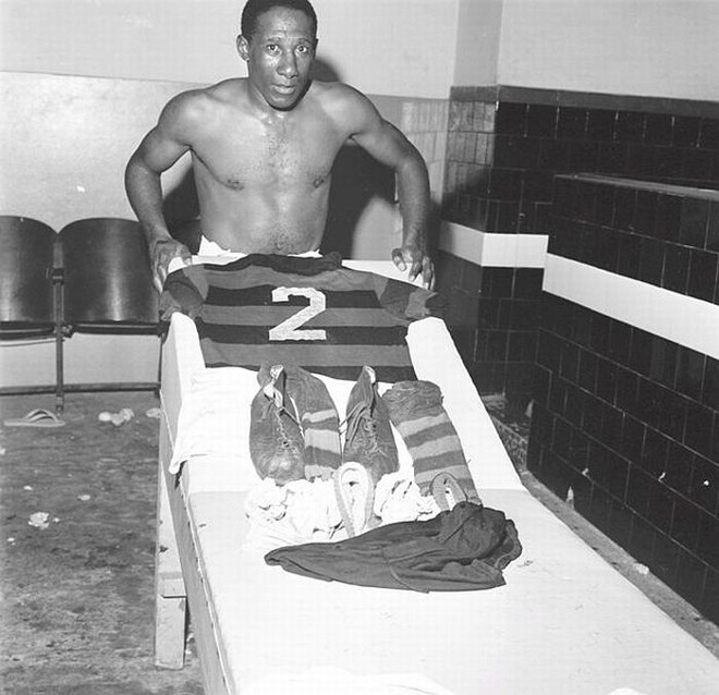 Djalma Santos e o uniforme rubro-negro da despedida | 