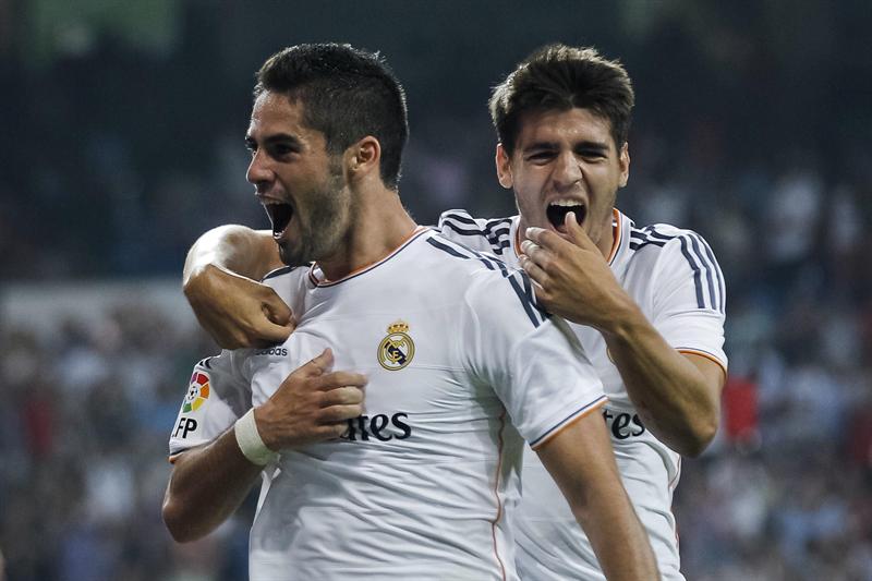 Isco comemora seu gol, o segundo na vitória do Real Madrid sobre o Betis por 2 a 1 pela primeira rodada do Campeonato Espanhol. | EFE
