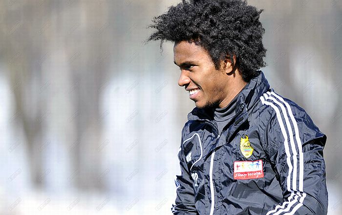 Segundo José Mourinho, Willian deseja trocar o Anzhi pelo Chelsea | Divulgação Anzhi
