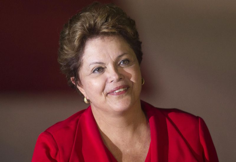 35% dos eleitores votariam na presidente Dilma Rousseff se as eleições fossem hoje. Dilma teve alta de cinco pontos porcentuais em relação à pesquisa de junho | Claudio Reyes/REUTERS