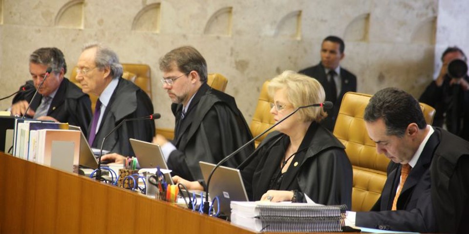 Ministros do STF em sessão nesta quinta-feira que julga os embargos na Ação Penal 470, o julgamento do mensalão | Gervásio Baptista / STF / Divulgação