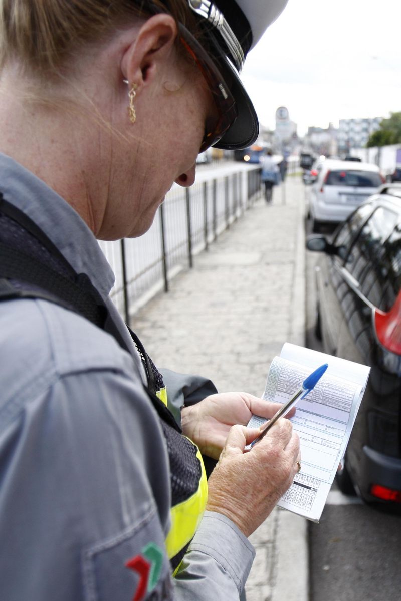 Multas poderão ser anuladas por atraso da notificação | Henry Milleo/ Gazeta do Povo