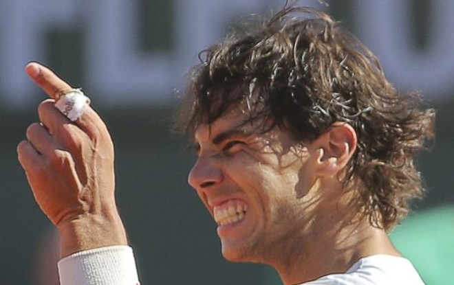 Quem leva? - É a reta final para ver quem fechará o ano como número 1 do mundo. Em ação hoje Novak Djokovic (1º), Andy Murray (2º), David Ferrer (3º) e Rafael Nadal (foto), 4º. O quarteto busca no Canadá ganhar fôlego para Cincinnati e mais ainda no US Open. O torneio acaba domingo | Stephane Mahe /Reuters