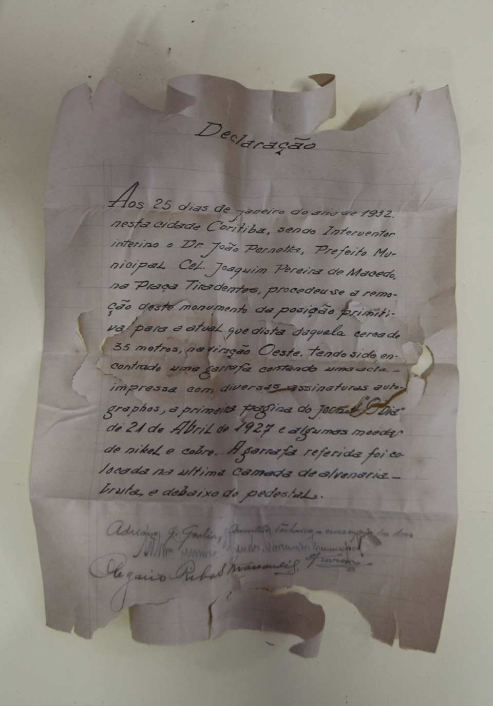 Folha de papel datada de janeiro de 1932 fala de outra garrafa | Jonathan Campos/Gazeta do Povo