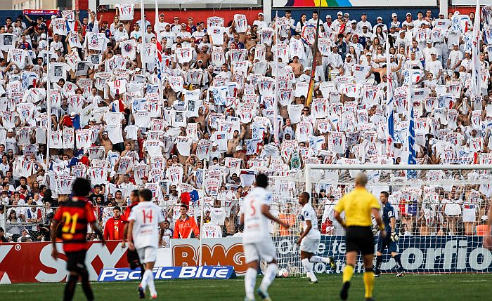 Torcida paranista lotou a Vila Capanema na vitória sobre o Sport | Bruno Covello / Gazeta do Povo