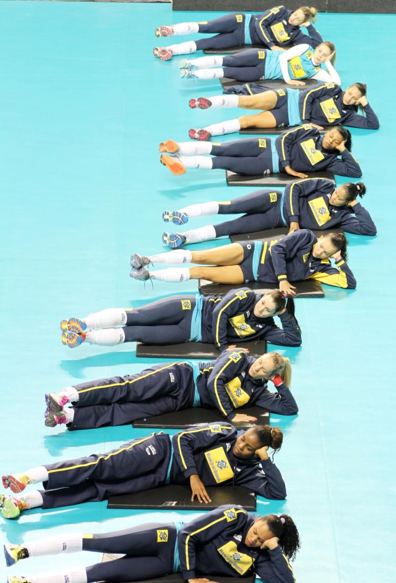 Brasileiras durante exercício nos treinos em Campinas | Alexandre Arruda/CBV