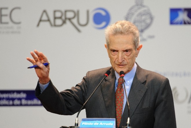 Plínio de Arruda Sampaio, candidato à presidência pelo PSol nas eleições de 2010 |