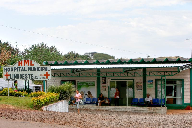 Vista do hospital de Lindoeste. Na cidade paranaense, cenário é típico: médicos precisam vir de cidades vizinhas | Fotos: Cesar Machado / Agrostock