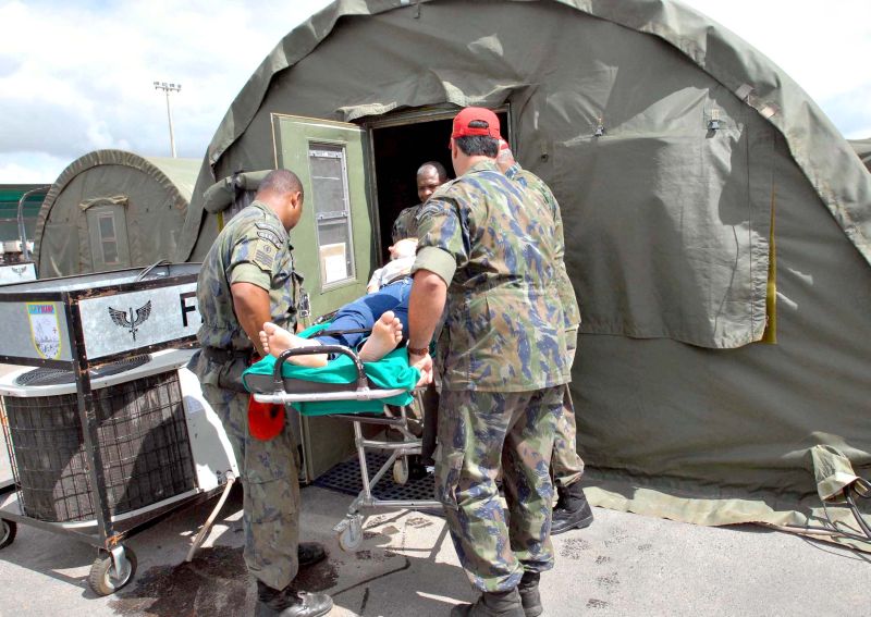 Hoje, a lei não permite que médicos militares deem expediente fora da caserna | Wilson Dias/ Abr