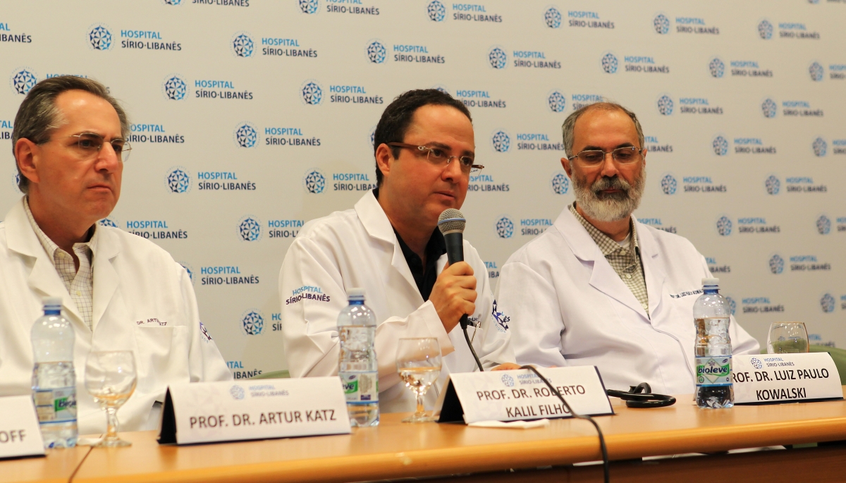 Médicos que atenderam o ex-presidente dão entrevista coletiva sobre o resultado dos exames | Heinrich Aikawa/Instituto Lula/Divulgação