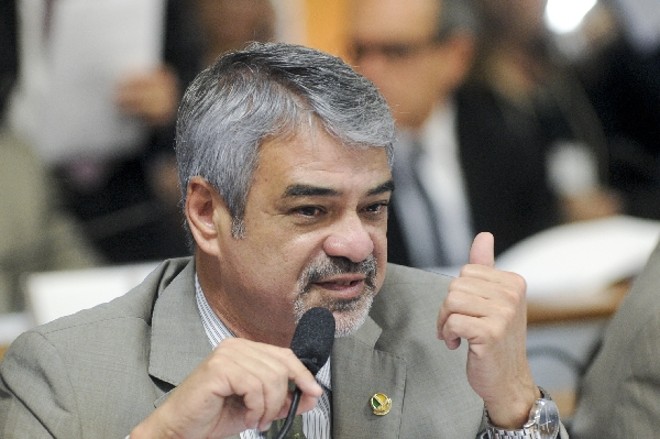 Humberto Costa, ministro da saúde |