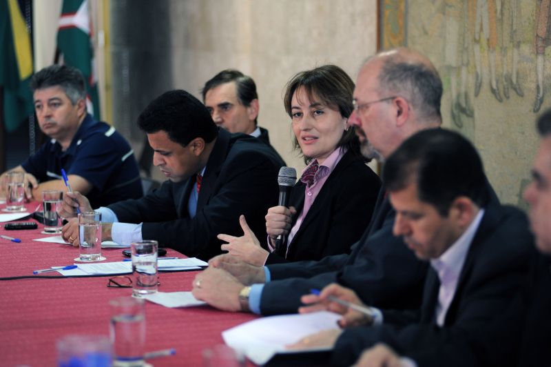 Eleonora Fruet, secretária municipal de Finanças, em reunião com os membros da CPI da URBS | Everson Bressan/SMCS