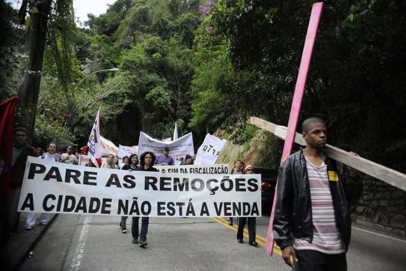 O ato Remove o Paes teve início na tarde de ontem | Tânia Rêgo/ABr