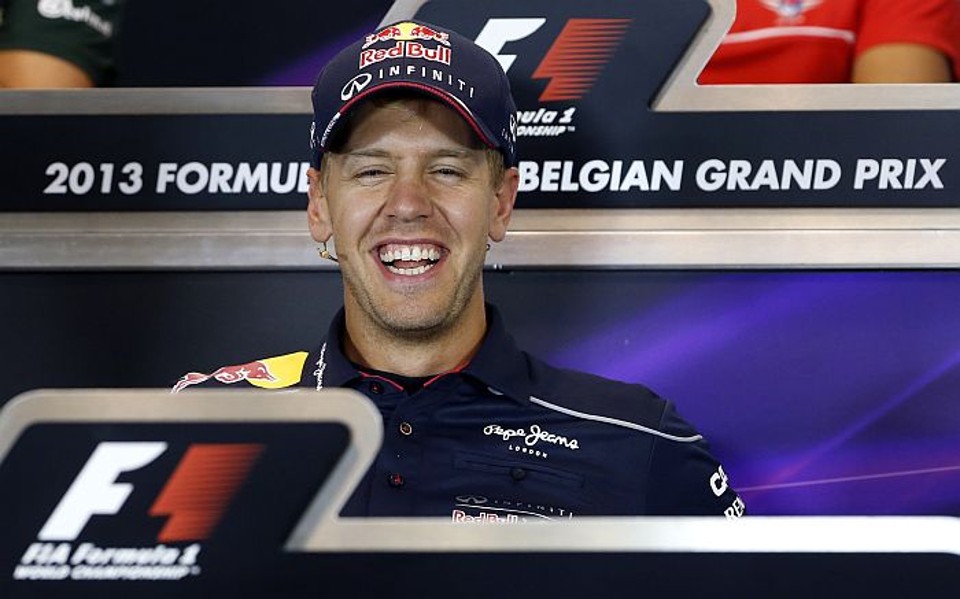 Vettel espera ter Raikkonen como parceiro de time no futuro Sebastian Vettel lamenta a Red Bull não ter fechado com Kimi Raikkonen para 2014 | Francois Lenoi / Reuters