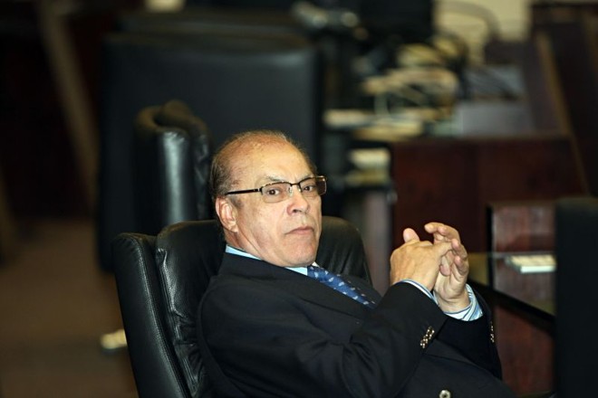 Cartário: diploma só foi apresentado em 2002 |