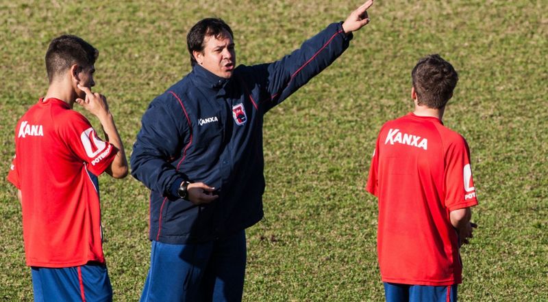 A bronca do técnico Dado Cavalcanti surtiu efeito: Tricolor começa a diminuir as pendências | Brunno Covello/ Gazeta do Povo