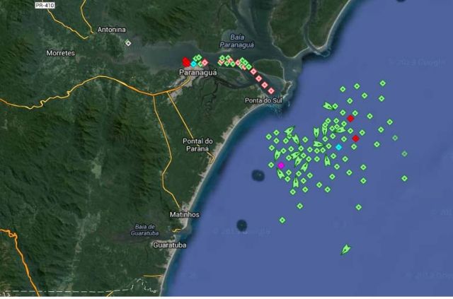 Imagem com fotos de satélite, mostra “congestionamento” de embarcações em Paranaguá | Reprodua§a£o/marine Traffic