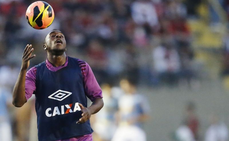 Em ótima fase no Atlético, Manoel teve a convocação para a seleção pedida pelo companheiro Paulo Baier | Daniel Castellano/ Gazet ado Povo