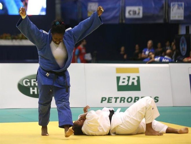 Maria Suelen Altheman não conseguiu passar pela cubana Idalys Ortiz na final feminina |