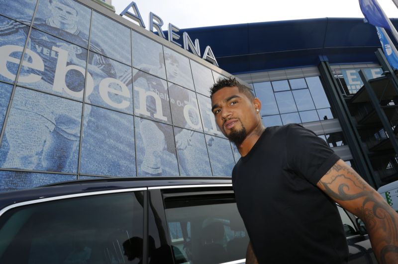 Boateng na chegada ao estádio do Schalke 04, em Gelsenkirchen | Ina Fassbender / Reuters