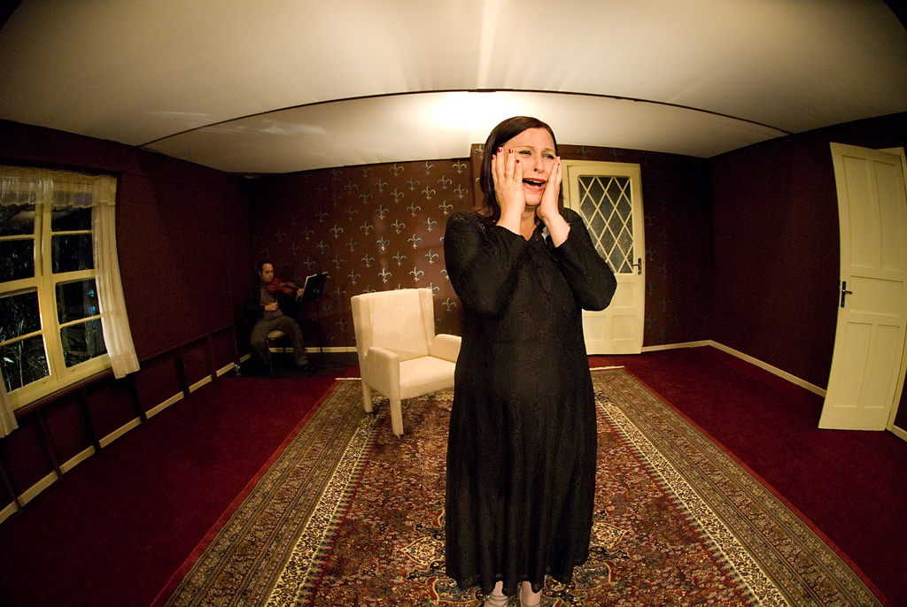 Rosana Stavis, indicada ao prêmio de Melhor Atriz pelo espetáculo Árvores Abatidas ou Para Luis Mello no Troféu APCA | Divulgação