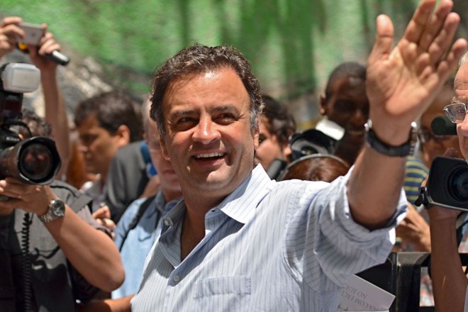 13% dos eleitores votariam no tucano para Aécio Neves, uma queda de quatro pontos porcentuais em relação ao levantamento de junho |