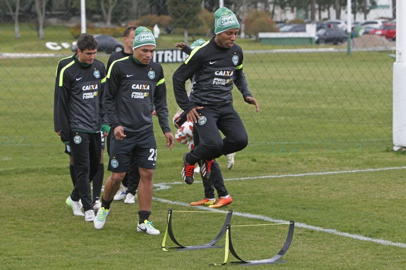Vitor Júnior vai compor o setor ofensivo do Coxa contra o Vitória | Antônio More / Gazeta do Povo