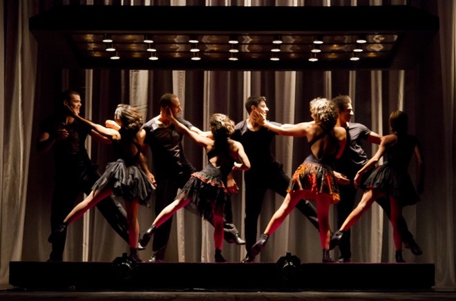 O grupo Mimulus integra vários tipos de dança em suas coreografias |