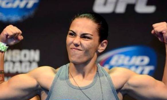 Até o ano passado, Jéssica dividia o tempo entre os treinos e a profissão de tratorista | Divulgalção / UFC