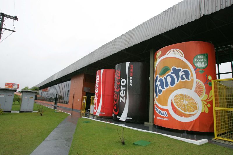 Fábrica da Spaipa, franqueada da Coca-Cola com sede em Curitiba | Ivonaldo Alexandre/ Gazeta do Povo