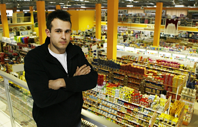 Dono de supermercado, Elvis Martins lucra com a riqueza do campo em Rio Azul: renda média da cidade mais que dobrou em dez anos, segundo o Atlas do Desenvolvimento | Josué Teixeira/ Gazeta do Povo