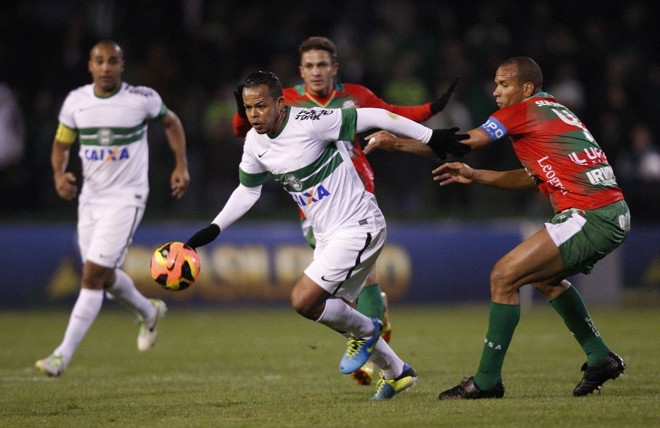 Bill voltou a ser titular do Coritiba |