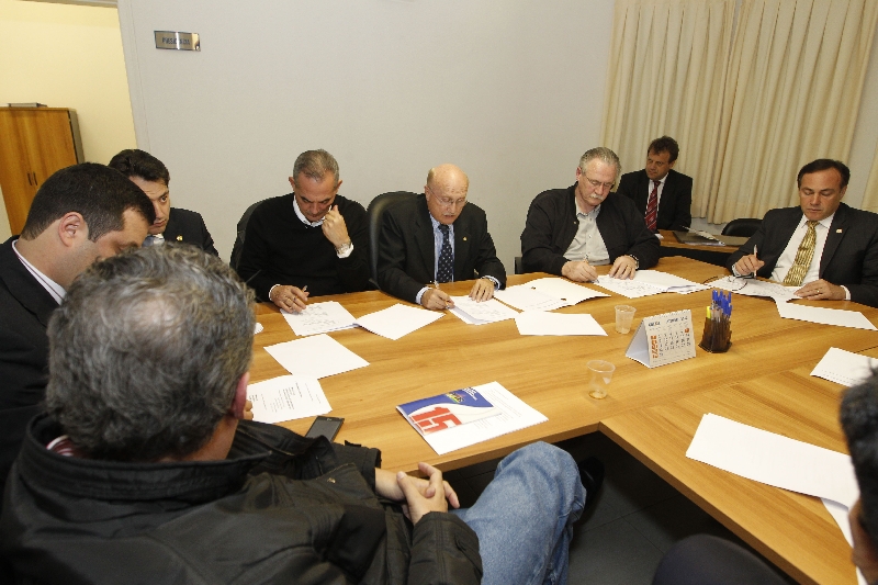 Líderes se reuniram para tratar sobre a impugnação da convenção do diretório municipal da legenda | Antônio More/ Gazeta do Povo