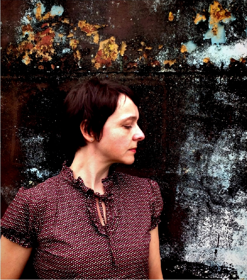 Sing Song é o terceiro álbum solo da vocalista do Wandula | Carmen Jorge/Divulgação