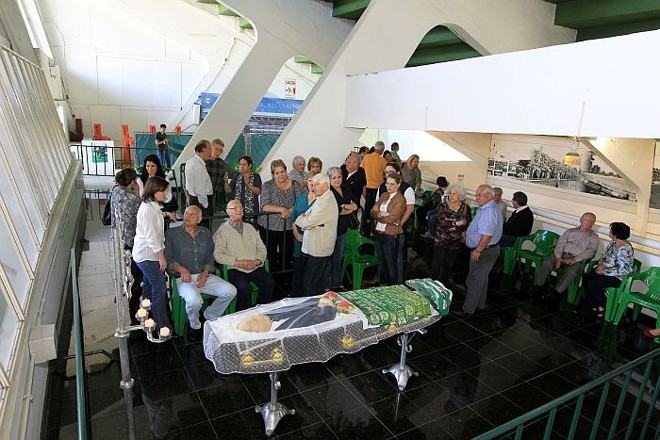Familiares e amigos no velório do ídolo coxa-branca Fedato | 