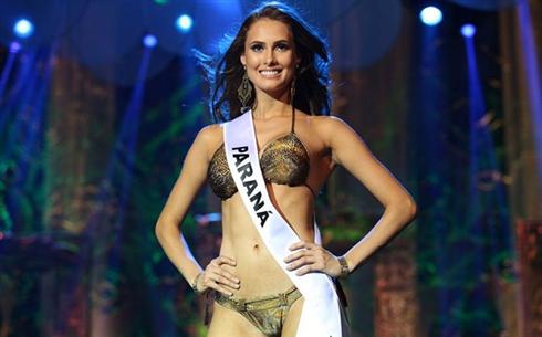 Entre as 25 candidatas, Isis foi uma das quatro misses que não precisou perder peso para participar do evento final | Divulgação / Carol Gherardi / Site oficial Miss Brasil 2013