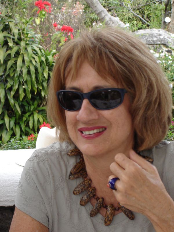 Exaltada internacionalmente, a curitibana Jocy de Oliveira é autora da Ópera Solo, que sobe ao palco do Espaço Capela Santa Maria, nos dias 21 e 22 de setembro. Dela é também a direção | 