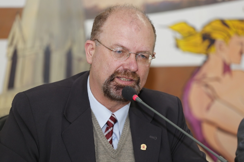 | Anderson Tozato/CMC