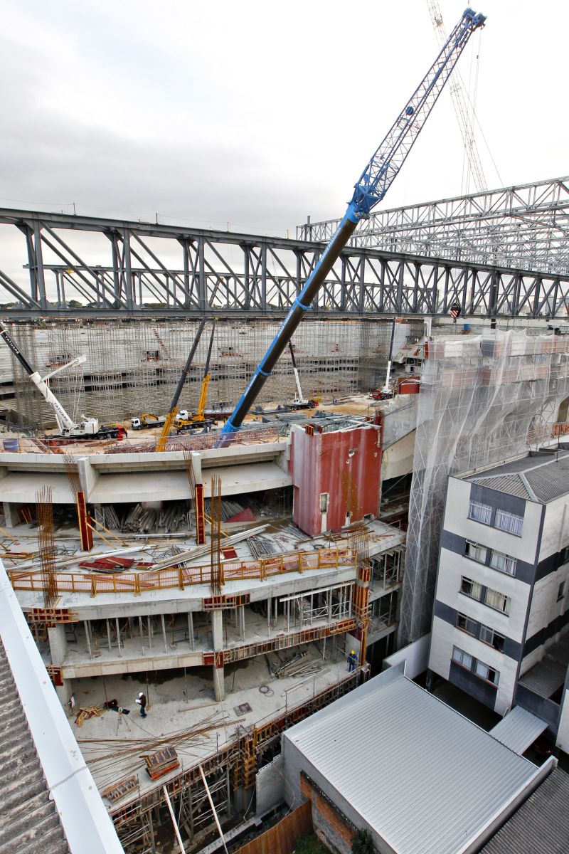 Arena quase lá, assim como o sonho de usá-la na Libertadores | Daniel Castellano/ Gazeta do Povo