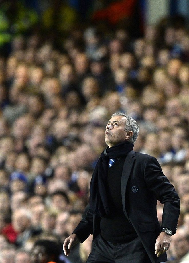 Chelsea de José Mourinho estreou com derrota para o Basel na fase de grupos da Champions | 