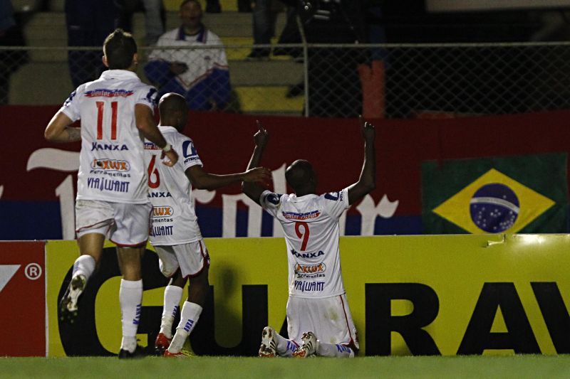 Reinaldo marcou duas vezes e foi o melhor em campo | Albari Rosa / Gazeta do Povo