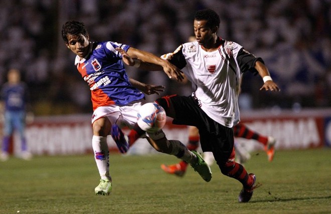 Roniery voltou a ser titular na lateral-direita paranista | 